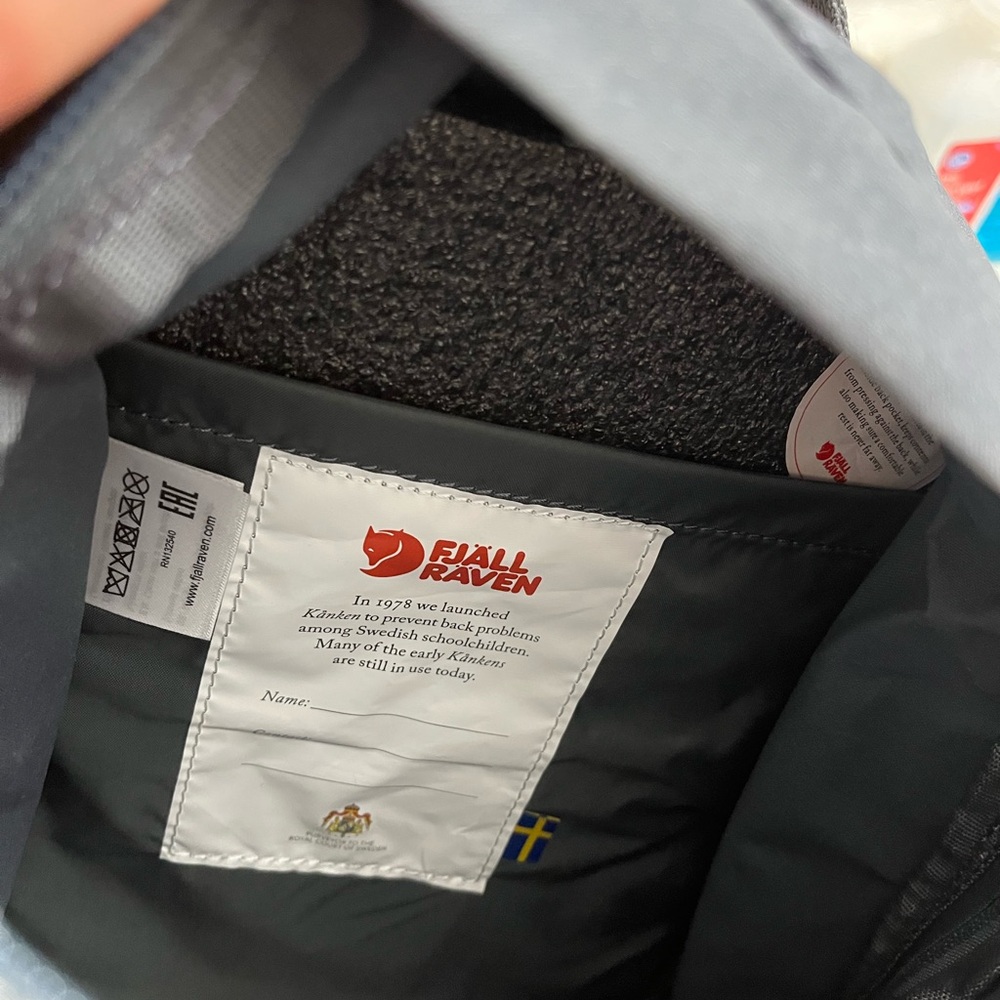 Kånken Mini Graphite Backpack - Picture 9 of 9